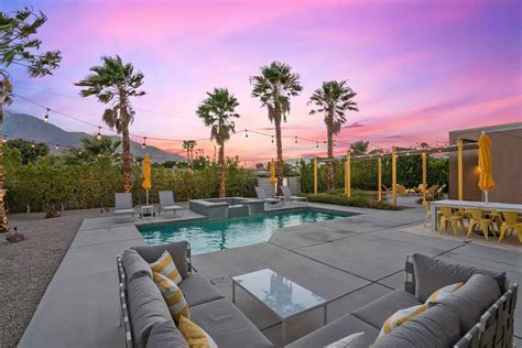 95.9 palm springs